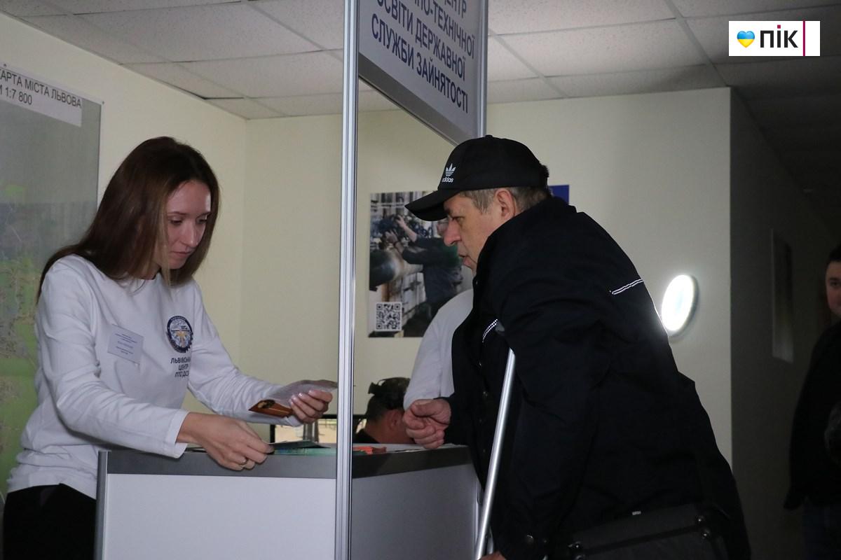 У Львові провели Кар’єрний день для ветеранів: представили можливості для працевлаштування та розвитку ветеранського бізнесу 33 IMG 0949