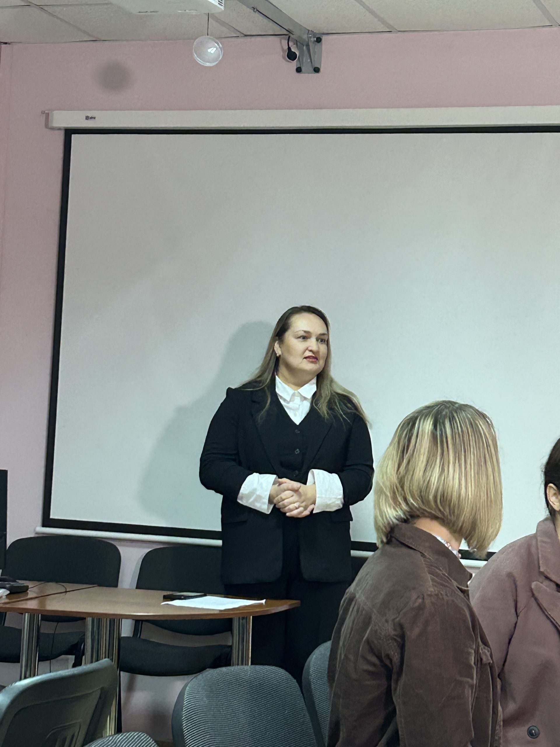 Новий набір і великі амбіції: у Франківську стартували безкоштовні курси "Успіх у бізнесі" (ФОТО) 4 IMG 9322 scaled