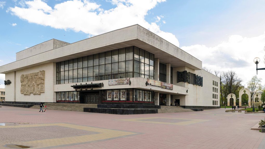 У Франківському драмтеатрі відбудеться фестиваль чеського театру «Тепер вдих і лети» 1 c311c79110fe79b1