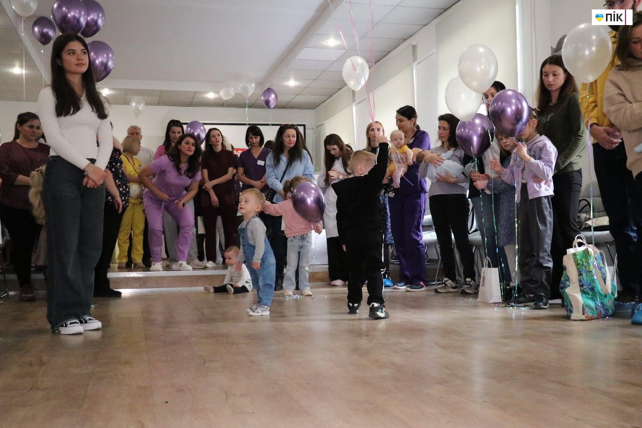 День "поспішайок" відзначили у Франківському обласному перинатальному центрі (ФОТОРЕПОРТАЖ) 2 cbd18558 e774 4469 8ce6 86fa3214fa24