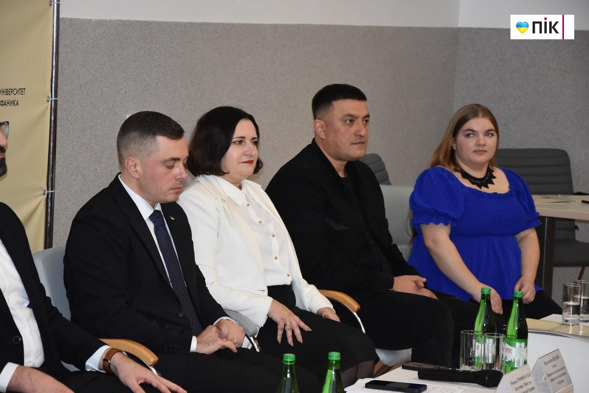 Карпатський університет оголосив про масштабний розвиток дуальної освіти (ФОТО) 10 de78053d ae53 4a6d 9fb1 746d20af80b0