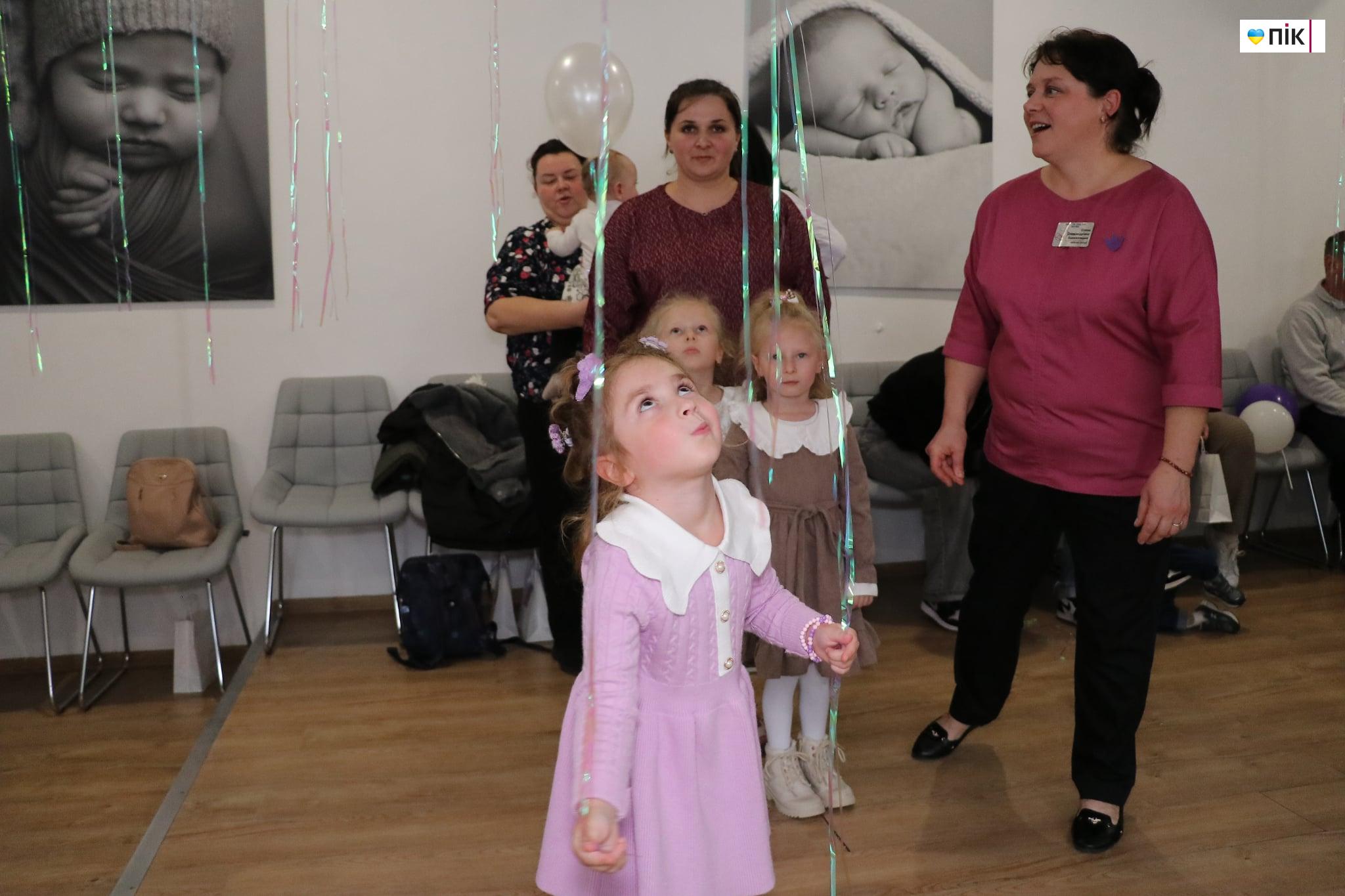 День "поспішайок" відзначили у Франківському обласному перинатальному центрі (ФОТОРЕПОРТАЖ) 7 fa8ff6f4 e215 4ade a4b2 c377c964dc73