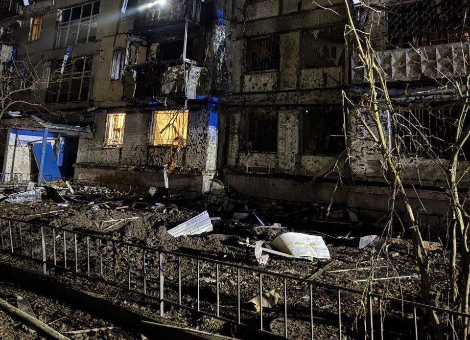 Атака по Дніпру: постраждали 14 людей, горіла багатоповерхівка (ФОТО) 1 photo 2025 11 23 07 31 31