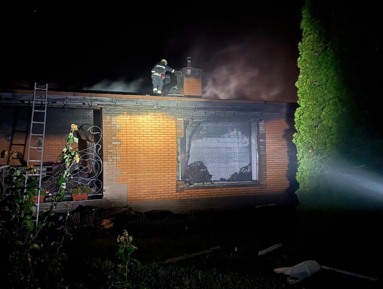 Атака по Дніпру: постраждали 14 людей, горіла багатоповерхівка (ФОТО) 3 photo 2025 11 23 07 31 32
