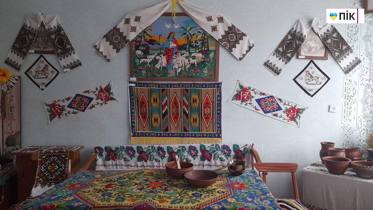 Зберегти своє українське: у селі Козарі відкрили «Хату-музей» (ФОТО) 4 photo 5228755210233122363 y 2