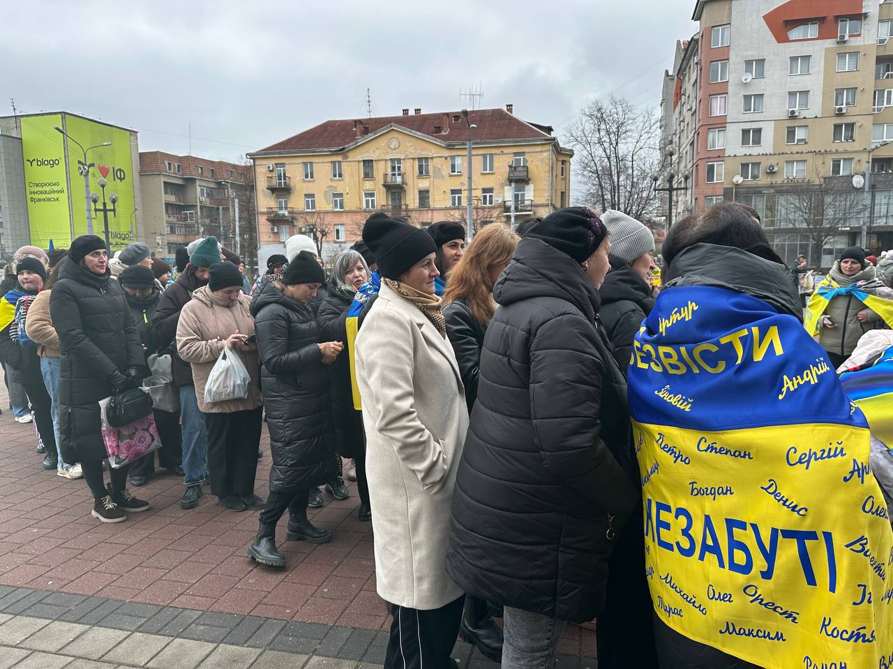 Кричимо на весь світ і биймо у дзвони: безвісти зниклі мають бути вдома (ФОТО) 12 received 746585264393021