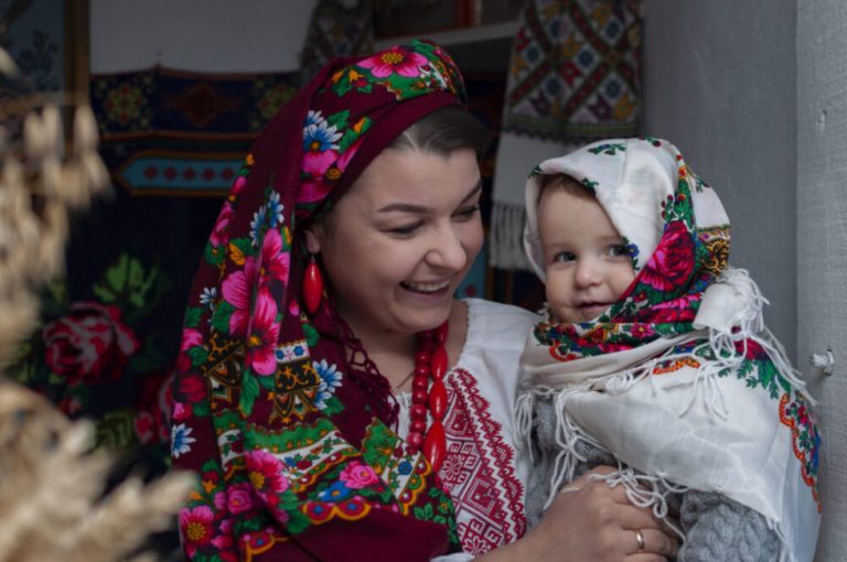 Сьоме грудня - День української хустки: цікаві факти 7 Сьоме грудня - День української хустки: цікаві факти