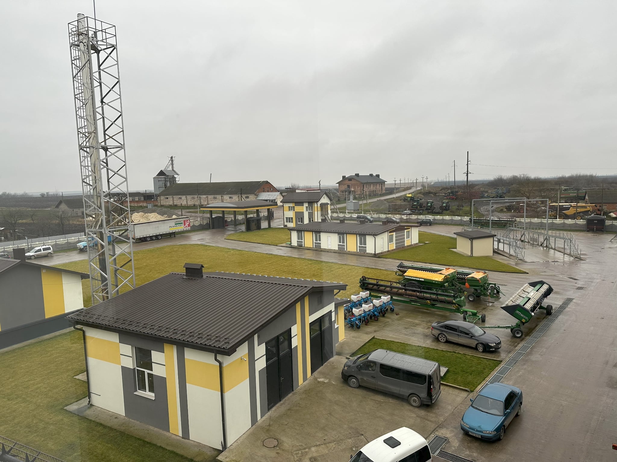 “Вільхівці – 2025”: викладена на папері та писана мозолями історія агропідприємства і села (ФОТО) 10 310e3ca5 2951 4f94 8a91 5b1213e93d55