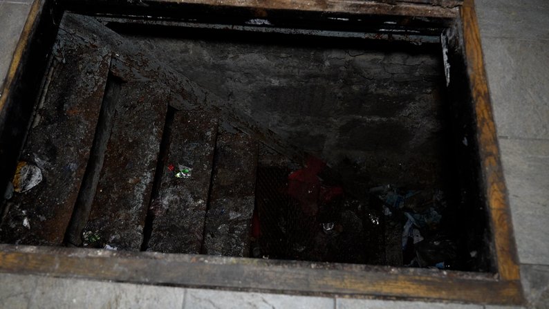 У Франківську знайшли можливий шлях до підземель XVIII століття (ФОТО, ВІДЕО) 3 52e82a2070e8c3f3