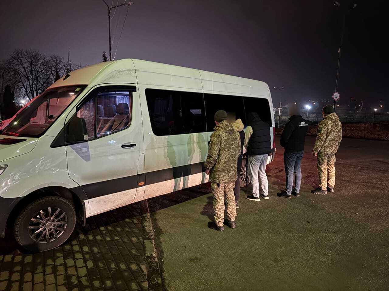 Українець заховався в ніші для матраців у потягу, щоб потрапити за кордон (ФОТО) 3 589536960 1180750410902053 2113688004089727757 n