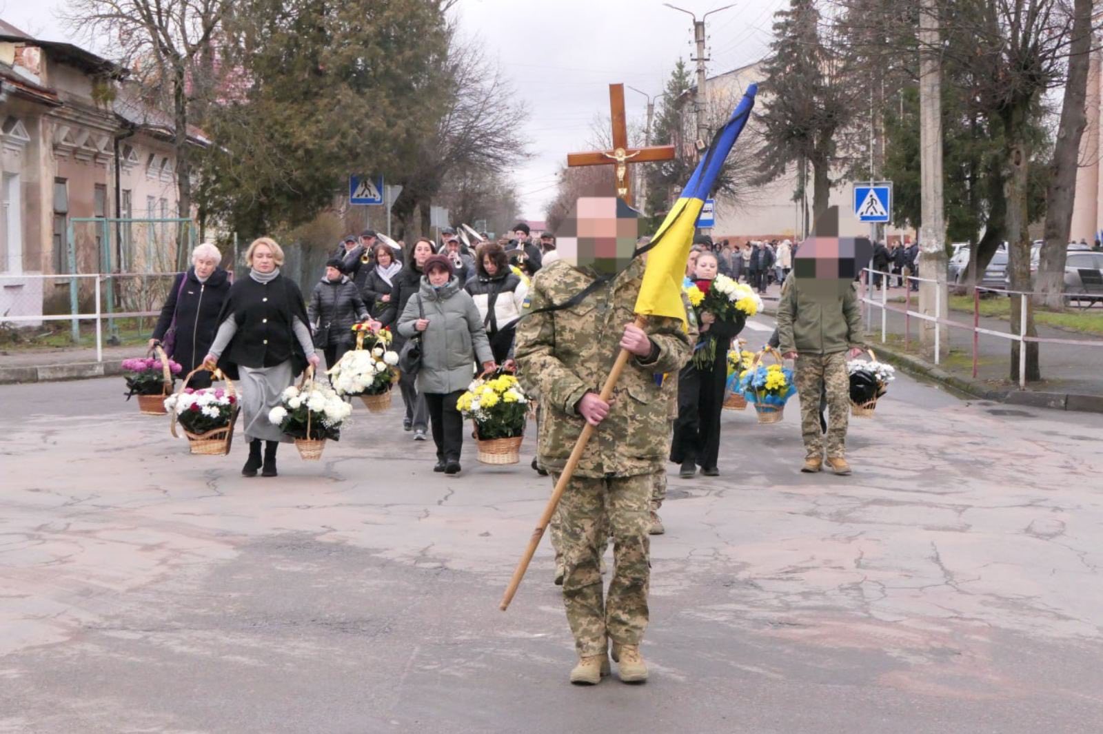 У Калуській громаді провели в останню путь бійця Миколу Католу (ФОТО) 4 592212270 888357690382399 1162560381454562838 n