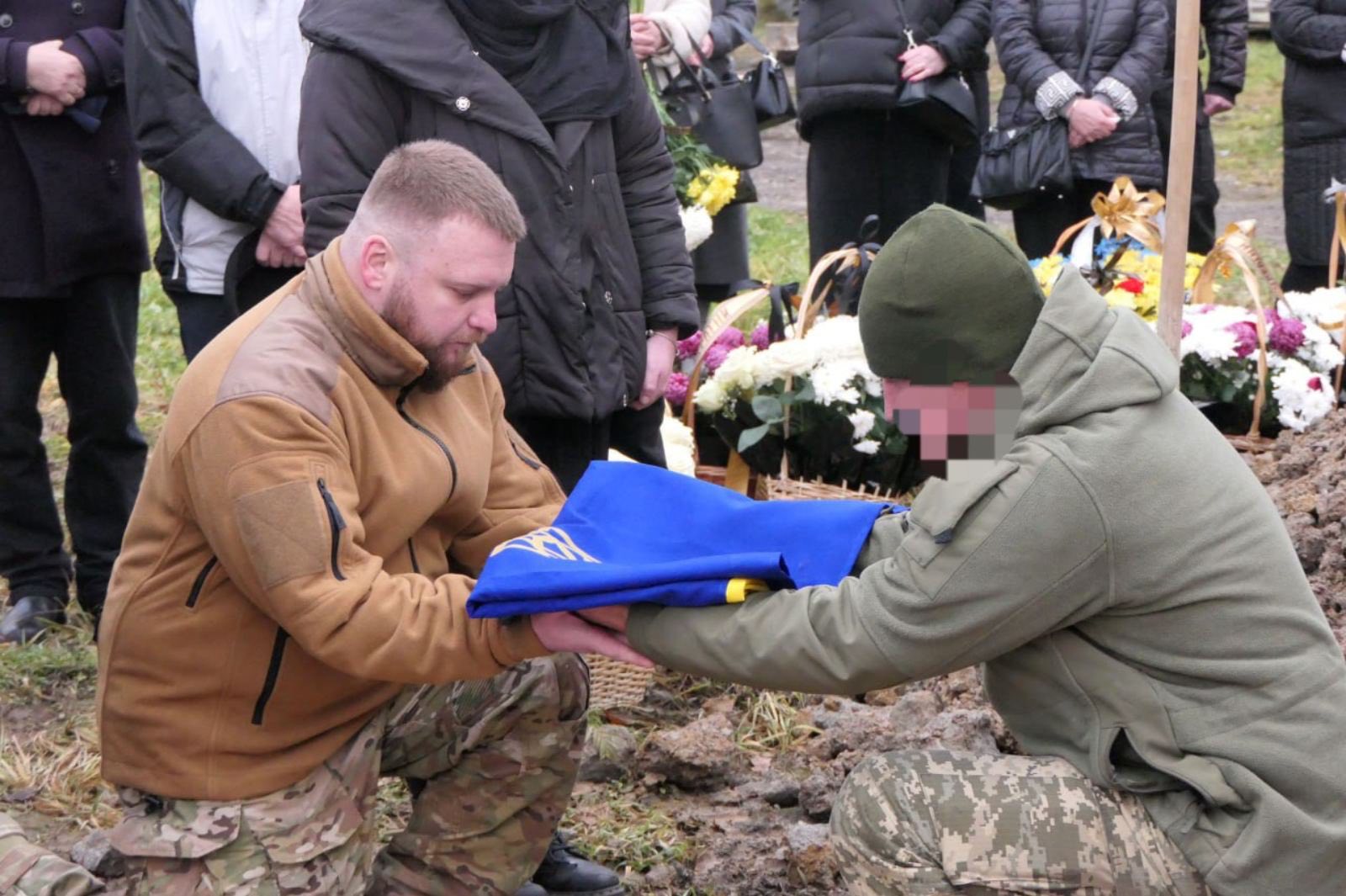 У Калуській громаді провели в останню путь бійця Миколу Католу (ФОТО) 7 592417703 888357620382406 7381904739985656242 n