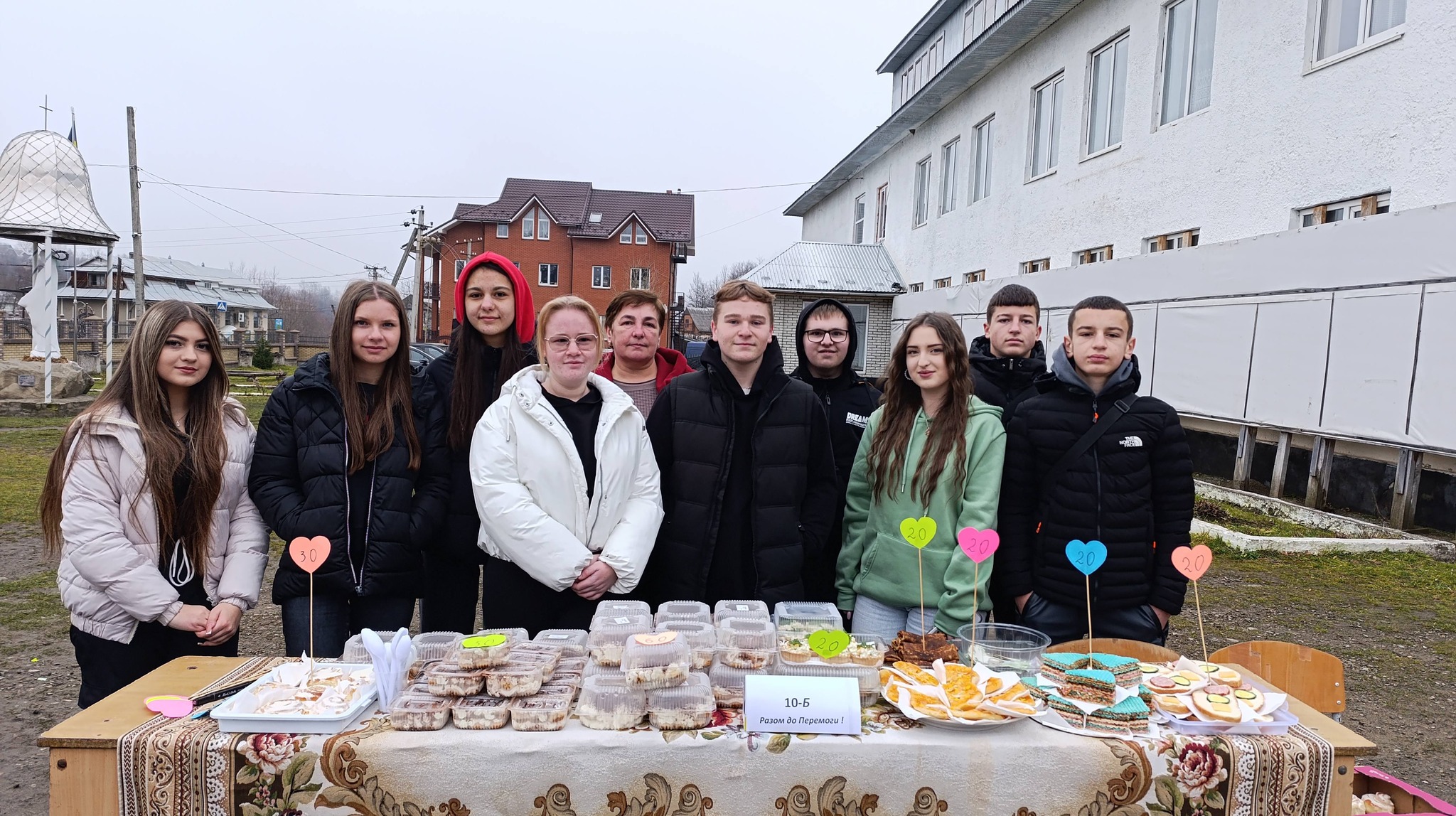 "Щедрий вівторок": школярі та вчителі Білоославського ліцею зібрали кошти для ЗСУ (ФОТО) 10 592505017 2254948655025217 990911761595755425 n