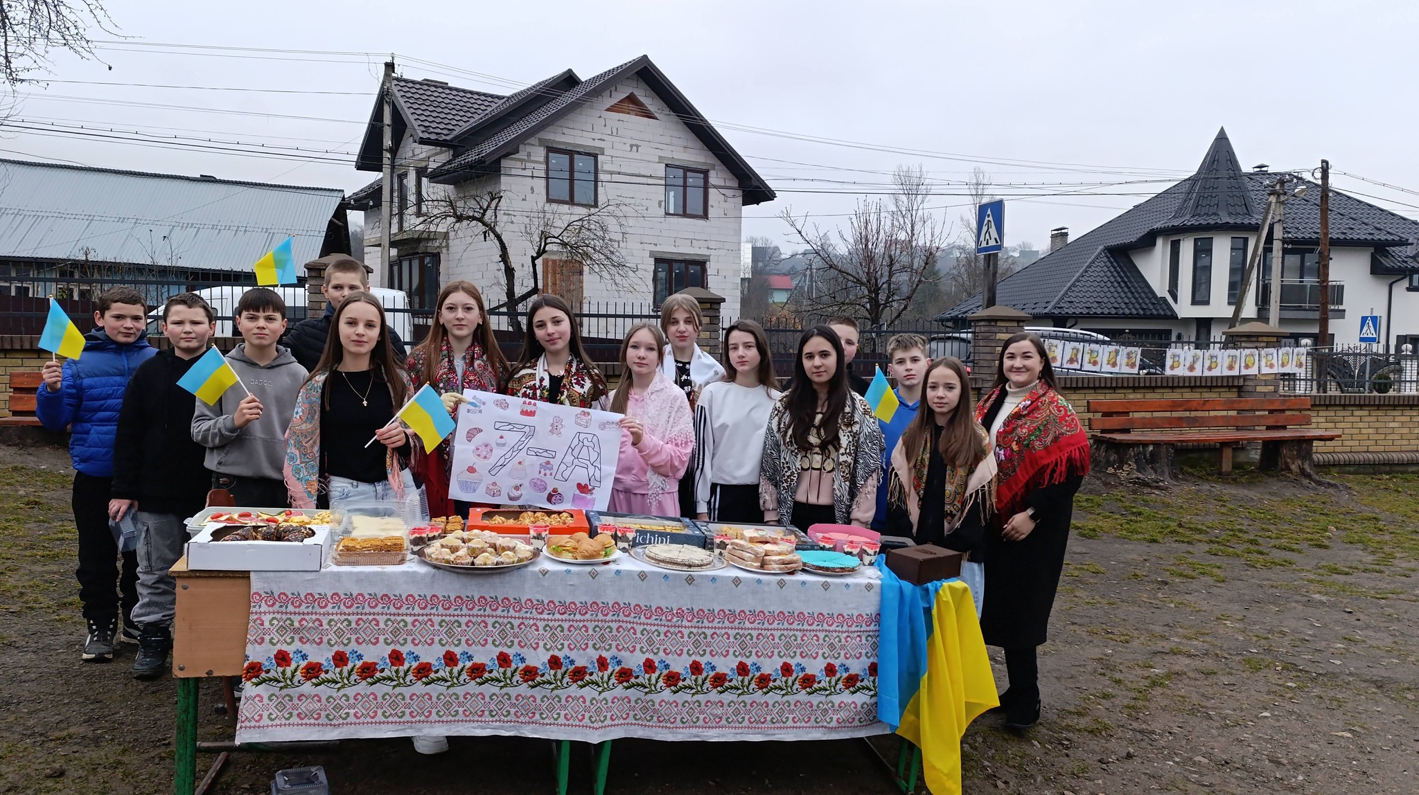 "Щедрий вівторок": школярі та вчителі Білоославського ліцею зібрали кошти для ЗСУ (ФОТО) 1 592605397 2254152005104882 708178738290049716 n