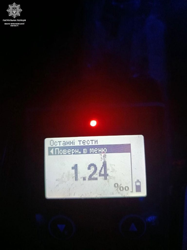 У Франківську водій дозволив сісти за кермо п'яній дівчині (ФОТО) 10 Вона ніколи не мала посвідчення водій.