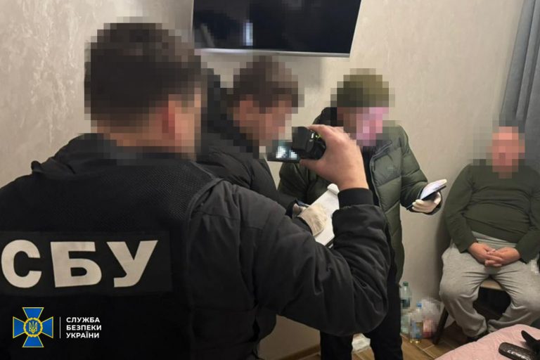 На Закарпатті львів'янин переправляв чоловіків за кордон через неробочу газову трубу 9 На Закарпатті львів'янин переправляв чоловіків за кордон через неробочу газову трубу
