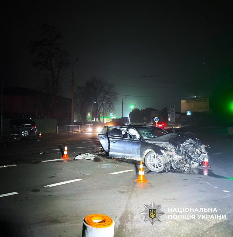 У Франківську водій скоїв ДТП та втік: постраждали троє людей (ФОТО) 5 603895301 872188828788681 522509146689857091 n