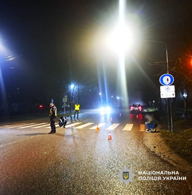 У Долині водій авто збив жінку на нерегульованому пішохідному переході (ФОТО) 11 605120723 872859602054937 8601253998520506554 n