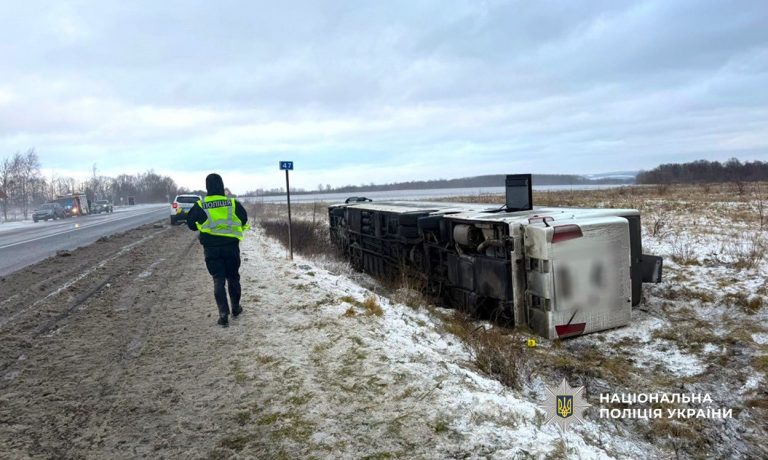 ДТП з рейсовим автобусом на Прикарпатті: водія будуть судити (ФОТО)