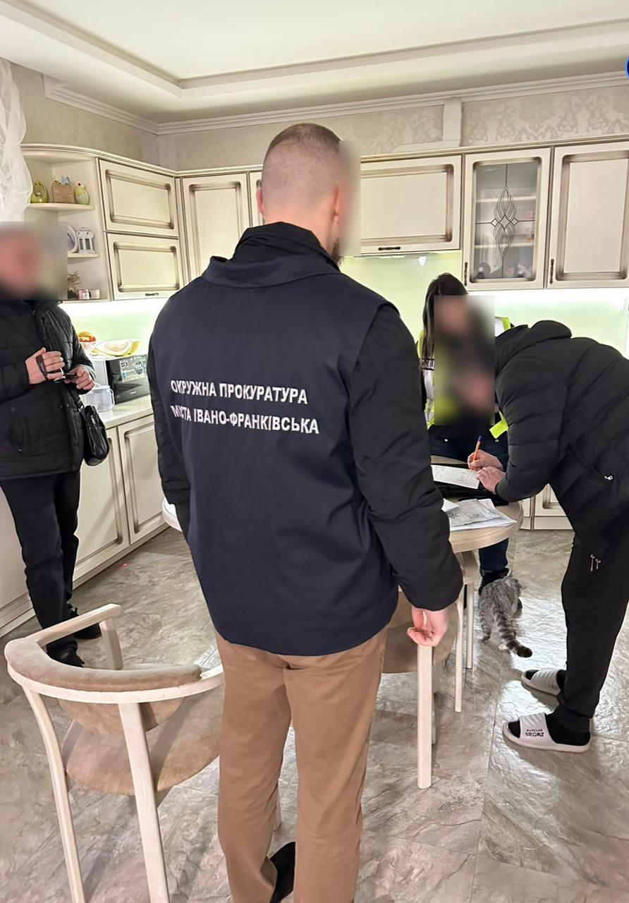 У Франківську викрили аферу з платним паркуванням (ФОТО) 3 607694883 904639875243294 8796345185727920393 n