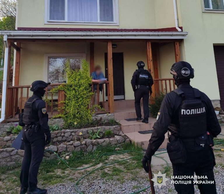 Дві львів'янки "продали" 25 дітей іноземцям за кордон для незаконного всиновлення (ФОТО) 2 69381bbd4e9a7046597096