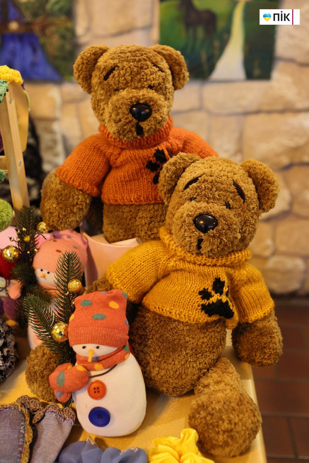 У Франківську провели благодійний ярмарок «Святий Миколай допомагає Захисникам» (ФОТО) 17 G71A0017 resize 1