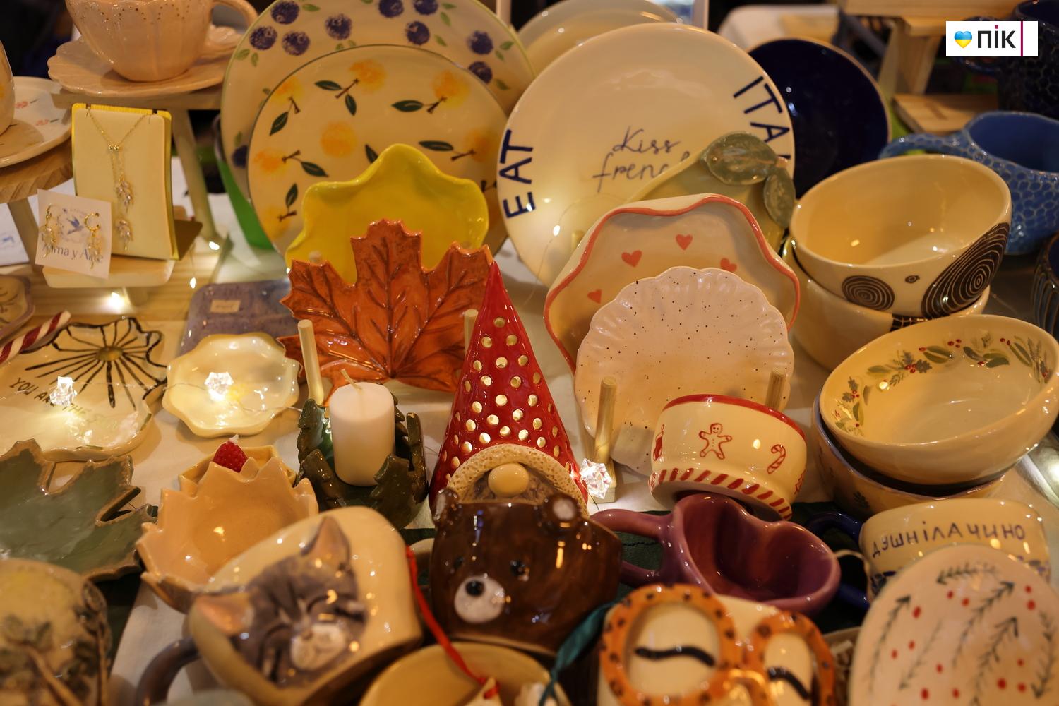 У Франківську провели благодійний ярмарок «Святий Миколай допомагає Захисникам» (ФОТО) 37 G71A0037 resize