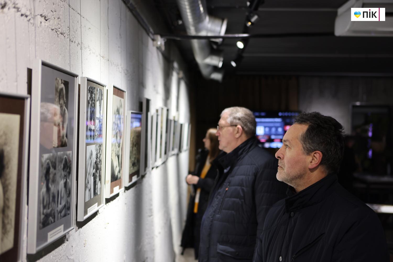 Люди Прикарпаття: на вечорі пам’яті Олега Лишеги в Івано-Франківську (ФОТО) 22 G71A2364 resize