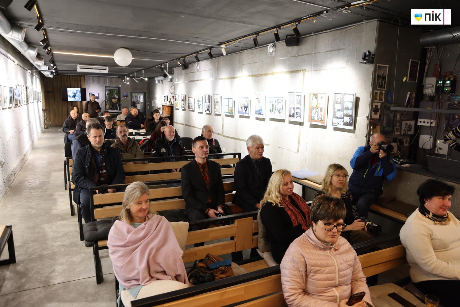 Люди Прикарпаття: на вечорі пам’яті Олега Лишеги в Івано-Франківську (ФОТО) 41 G71A3420 resize