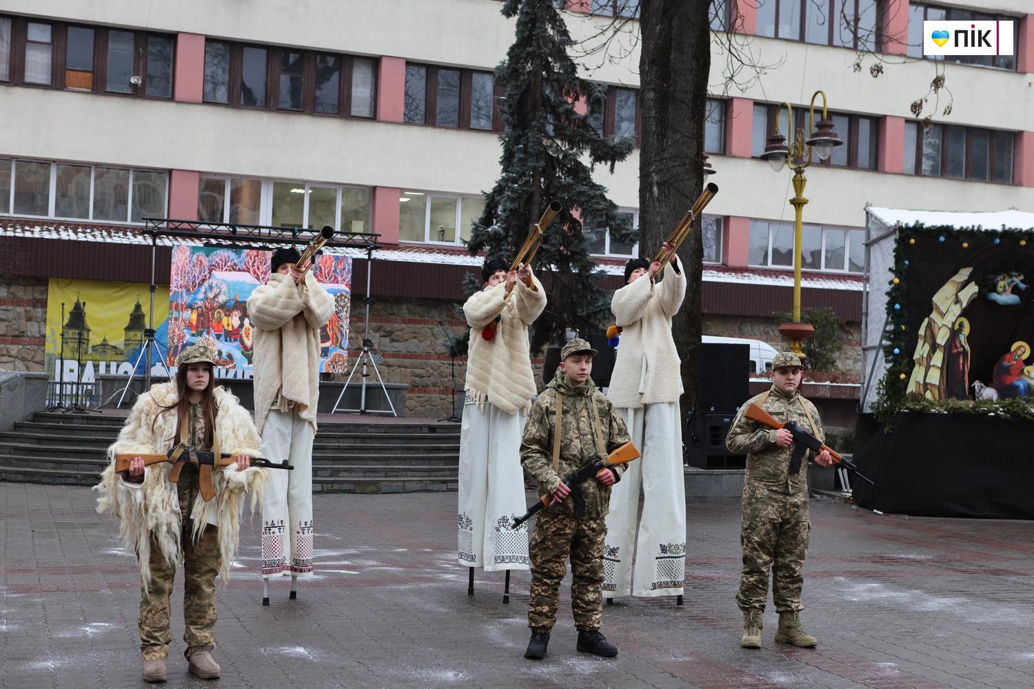 Люди Прикарпаття: на відкритті фестивалю "Коляда на Майзлях" (ФОТО) 22 G71A7387 resize