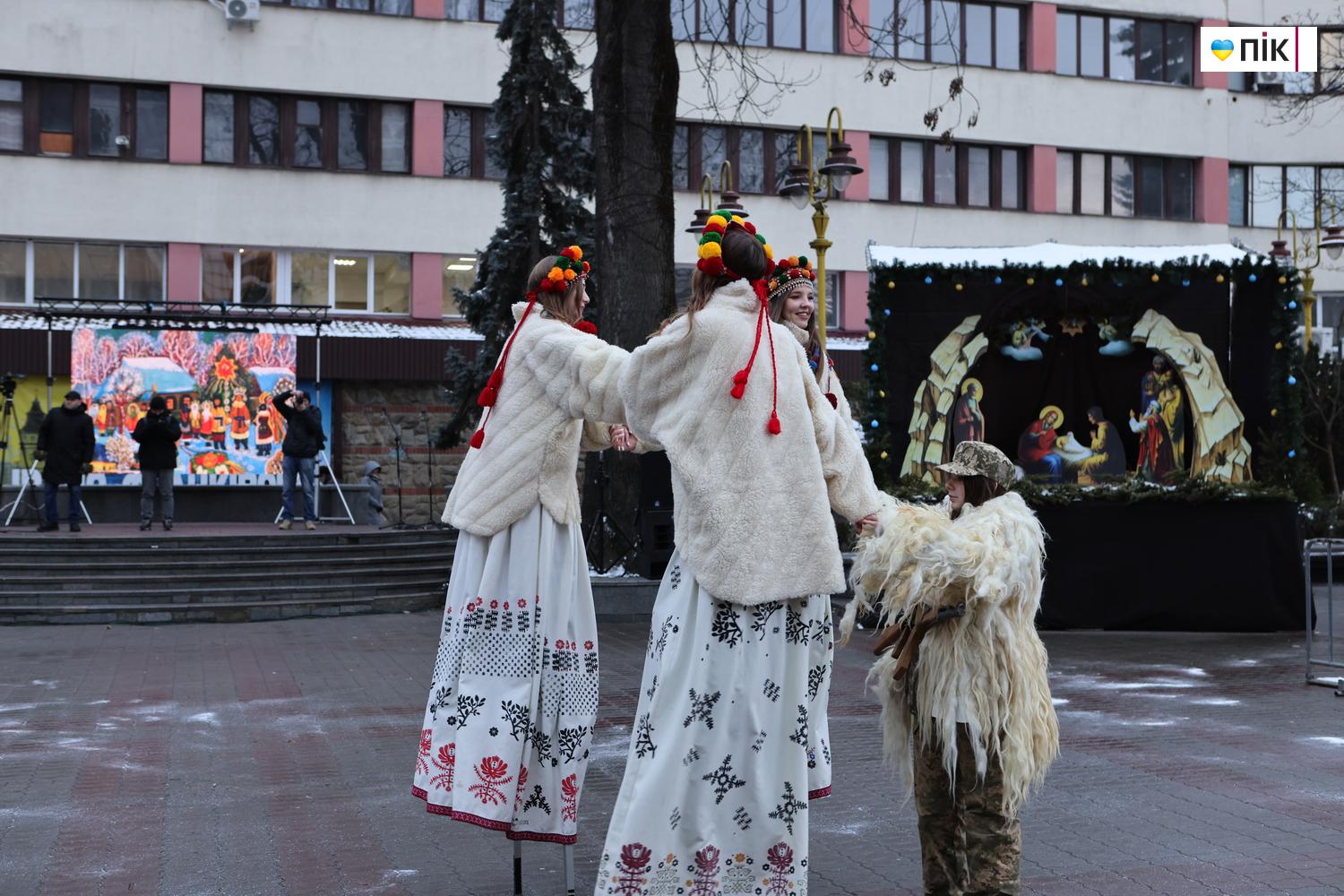 Люди Прикарпаття: на відкритті фестивалю "Коляда на Майзлях" (ФОТО) 20 G71A7591 resize