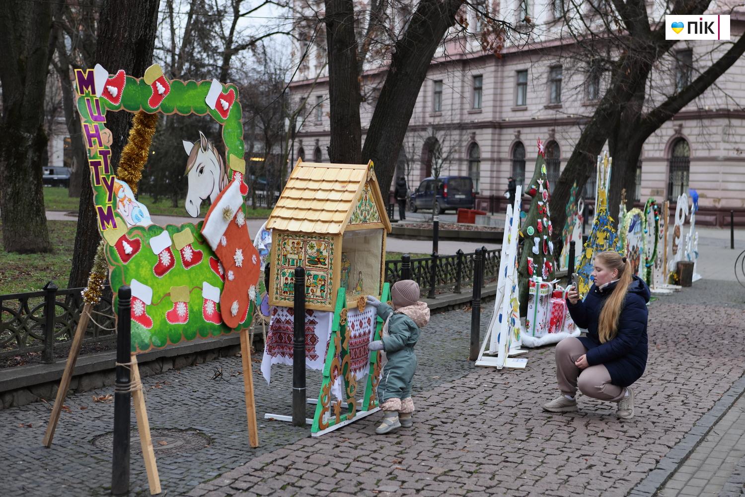 Святкові вогні та декорації: як Івано-Франківськ прикрасили до свят (ФОТО) 5 G71A9347 resize kopiya