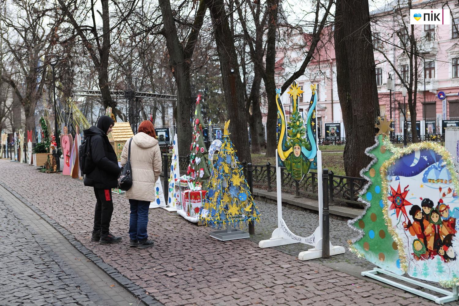 Святкові вогні та декорації: як Івано-Франківськ прикрасили до свят (ФОТО) 15 G71A9673 resize