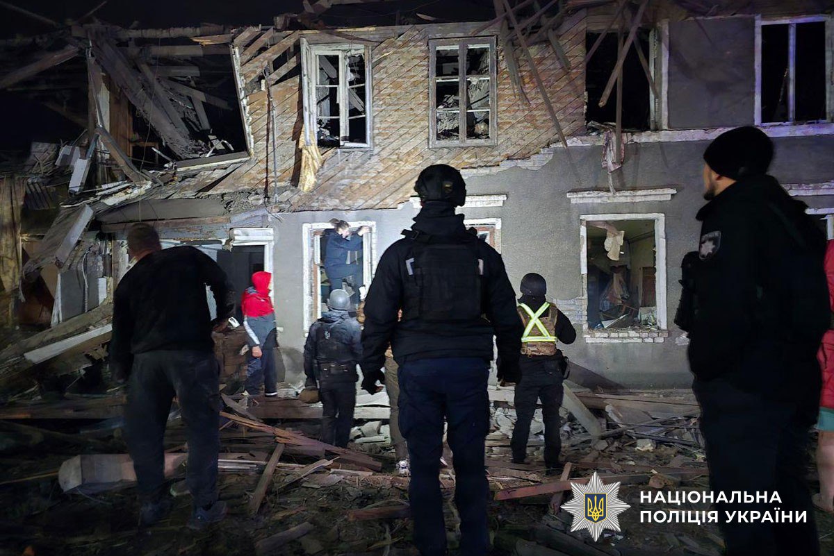 Ворог атакував Слов’янськ авіабомбами: поранені дорослі та діти 2 IMG 20251203 213736 147