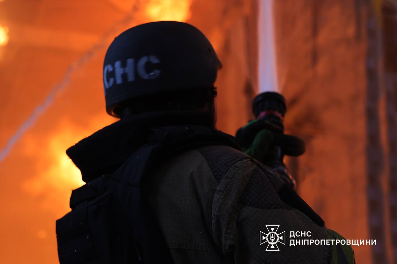 російські війська атакували Дніпропетровщину: поранені двоє людей (ФОТО) 1 IMG 20251215 084513 524