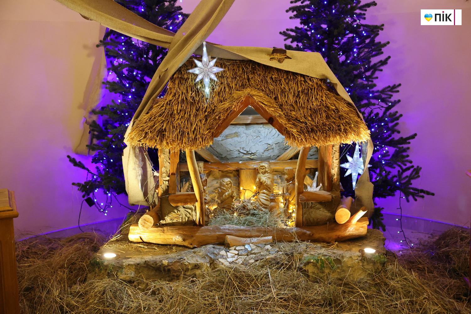 Святкові вогні та декорації: як Івано-Франківськ прикрасили до свят (ФОТО) 13 IMG 5985 resize