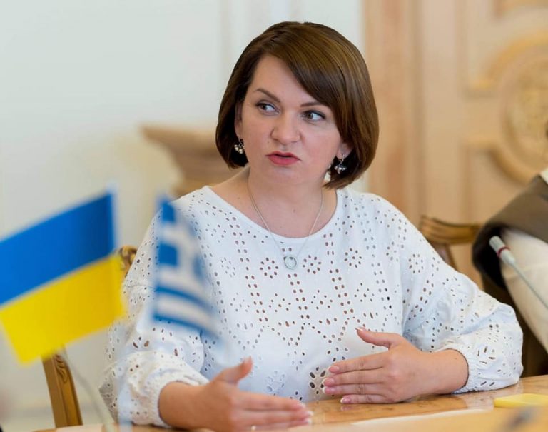 Оксана Савчук оприлюднила декларацію: скільки заробляє і що має родина нардепки 4 Оксана Савчук оприлюднила декларацію: скільки заробляє і що має родина нардепки