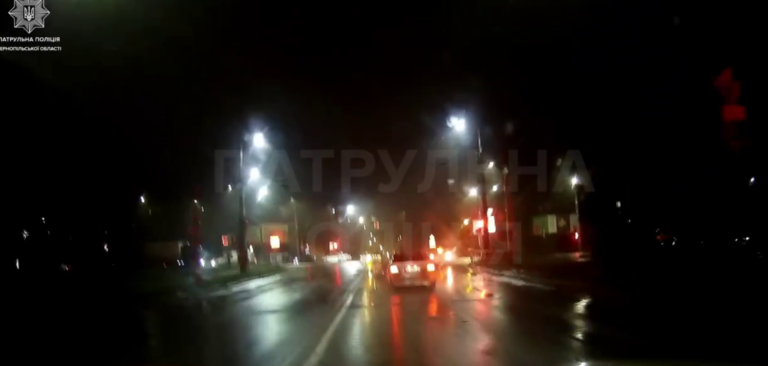 У Тернополі склали 10 адмінпротоколів на 17-річного водія, який тікав від поліції 3 Znimok ekrana 2025 12 02 173725