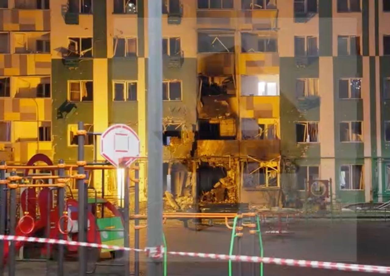 Цієї ночі "добрі" дрони атакували один з найбільших НПЗ росії (ВІДЕО) 2 photo 2025 12 12 07 16 55