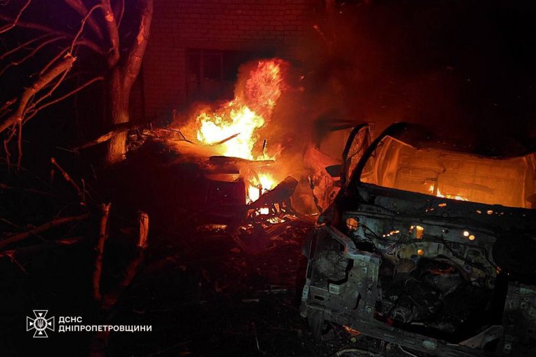 росіяни вдарили по Дніпропетровщині: розпочалися пожежі (ФОТО) 5 photo 2025 12 22 08 13 26