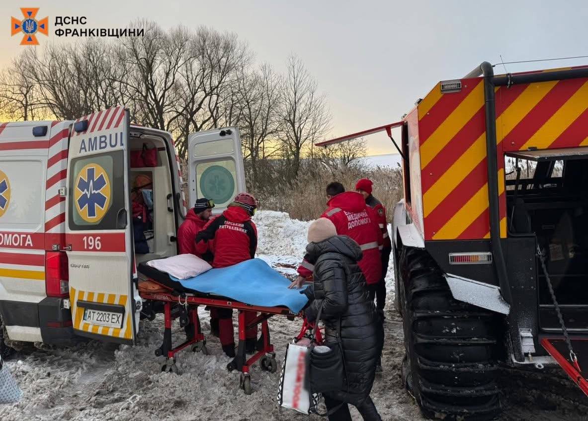 photo 5373156228382528100 y