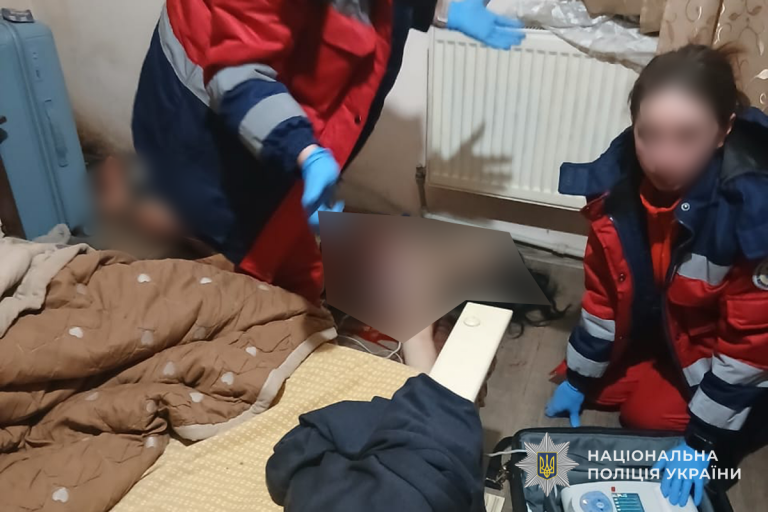 На Тернопільщині чоловік вбив дружину: поліцію викликав неповнолітній син (ФОТО) 12 v8 8e09691516b4f1beaa84c778d15862ac