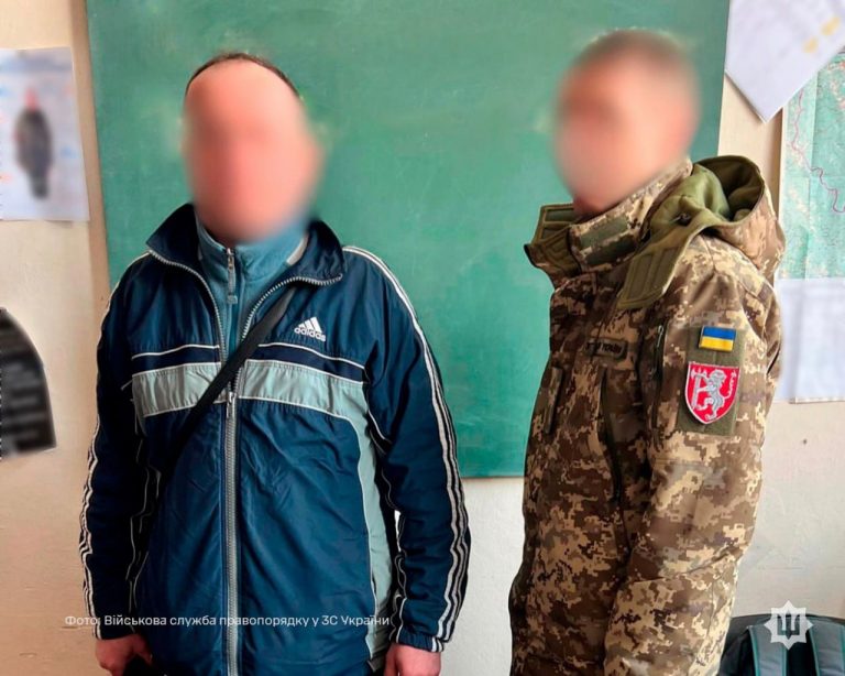 На Прикарпатті військовий з СЗЧ пропонував хабар правоохоронцям 2 На Прикарпатті військовий з СЗЧ пропонував хабар правоохоронцям