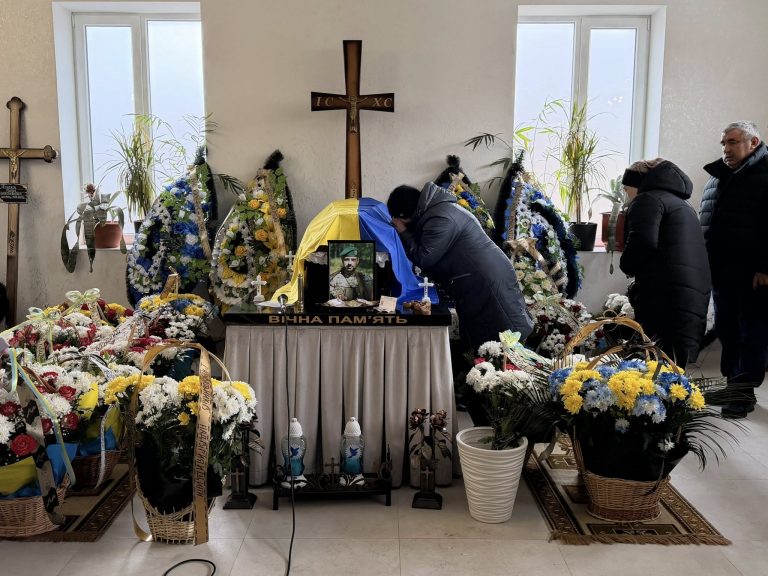 Назавжди 28: Надвірнянська громада попрощалася з Романом Козаковим 3 606009049 1342312357721290 1045783151993129266 n