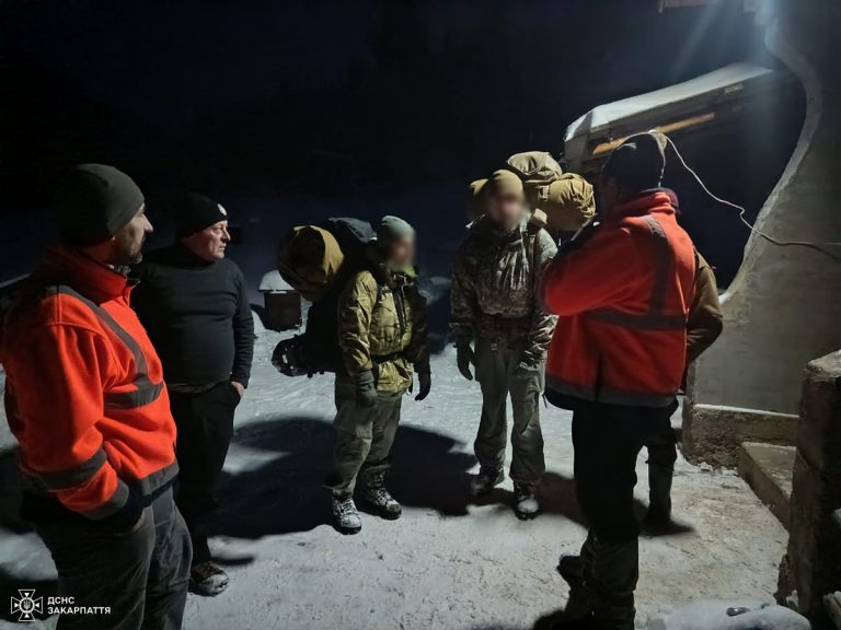 На Франківщині романтичному вечору туристів завадили рятувальники 11 На Франківщині романтичному вечору туристів завадили рятувальники