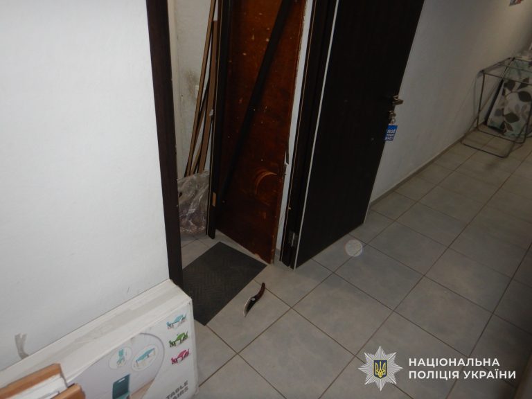 У Дрогобичі чоловік поранив поліцейського, який приїхав на виклик (ФОТО) 6 616798465 1313754747462960 5187237398675765720 n