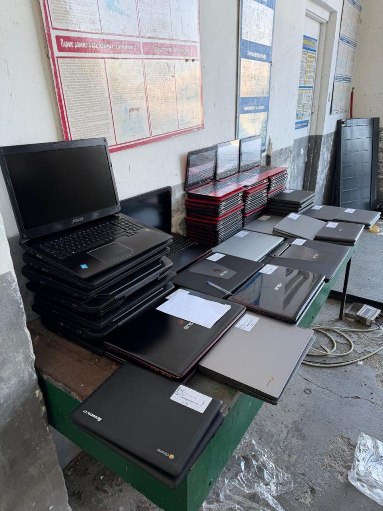 Прикарпатець намагався провезти через кордон техніки на 600 тисяч гривень (ФОТО) 12 616831823 1183063447313455 1764760192218854117 n