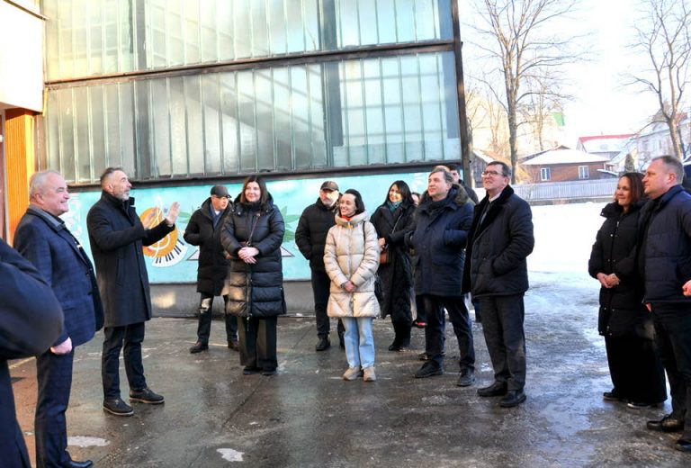 Старша школа по-новому: представники МОН відвідали Богородчанський ліцей №1 (ФОТО) 12 616843619 4169592726635633 5899644267696297916 n