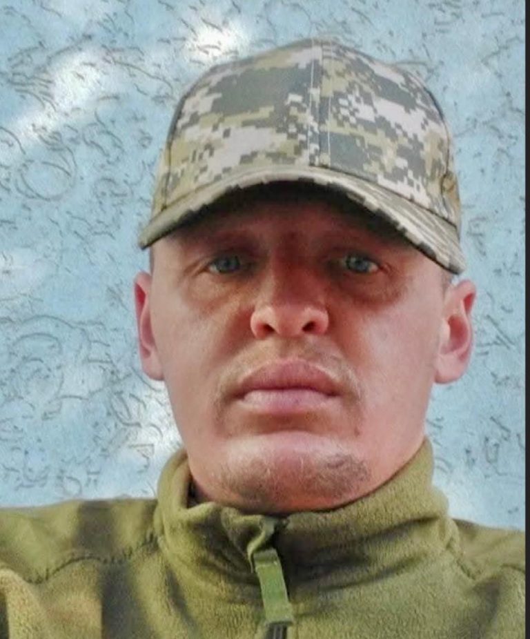Помер військовий Роман Лабутін з Бурштинської громади 12 Помер військовий Роман Лабутін з Бурштинської громади