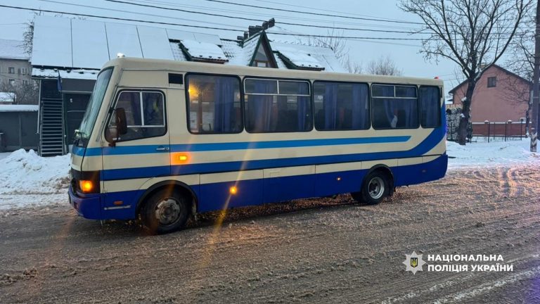 На Коломийщині пасажирський автобус наїхав на пішохода (ФОТО) 10 617491990 890350886972475 5420094868824922029 n